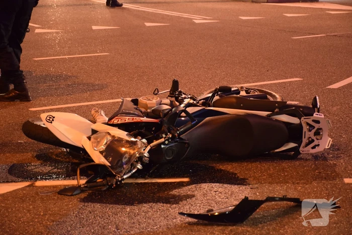 Motorrijder gewond bij botsing met auto