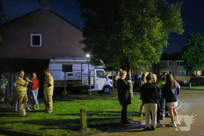 Brandweer bevrijdt bekneld zittende vogel