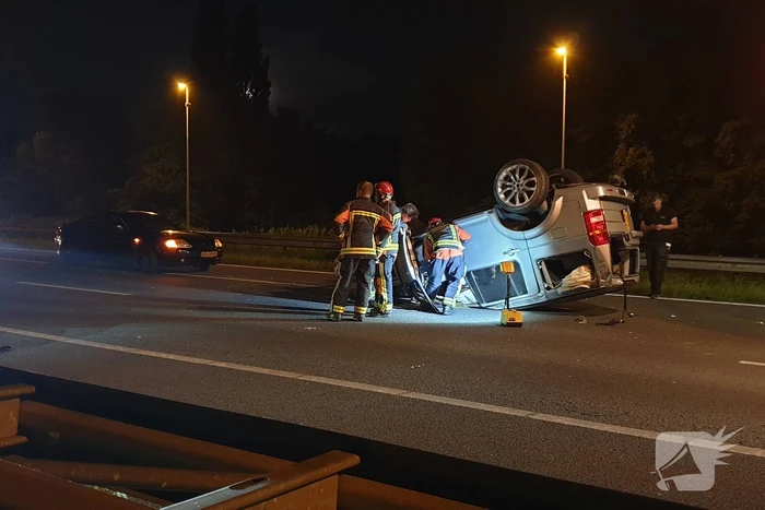 Snelweg volledig afgesloten door zwaar ongeval