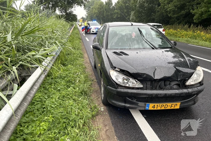 Rijbaan afgesloten door kettingbotsing