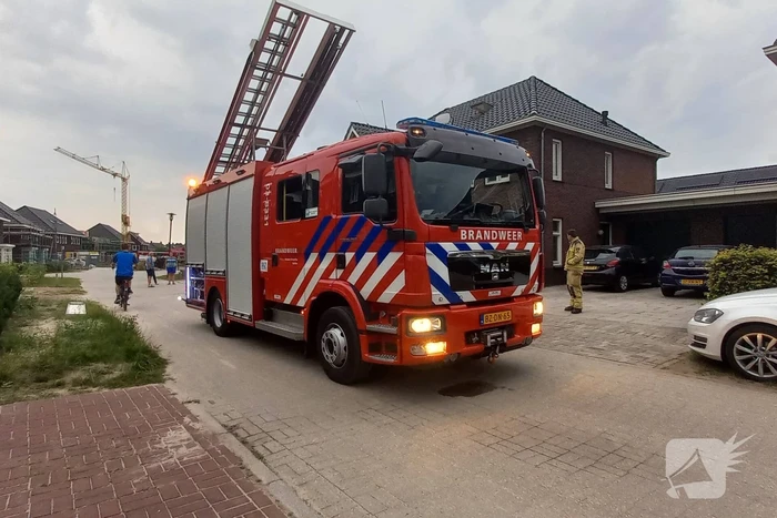 Brandweer sluit gas af na vlam in de pan
