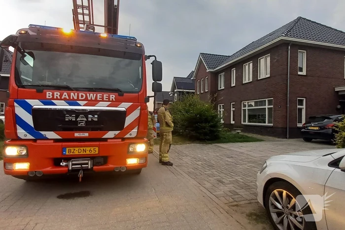 Brandweer sluit gas af na vlam in de pan