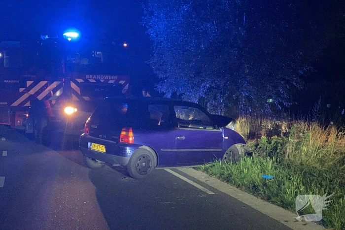 Persoon gewond bij botsing met boom