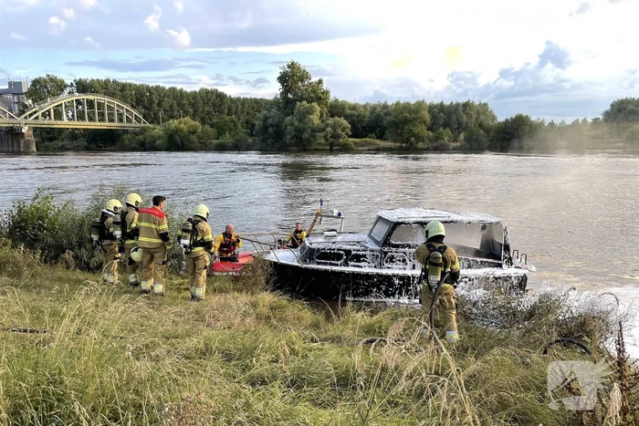 Hevige brand op motorjacht