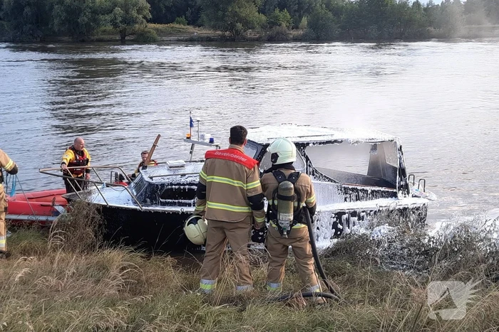 Hevige brand op motorjacht