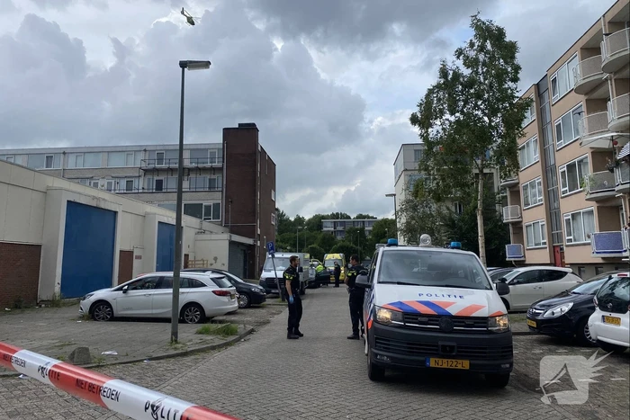 Ernstig gewonde bij schietpartij in auto