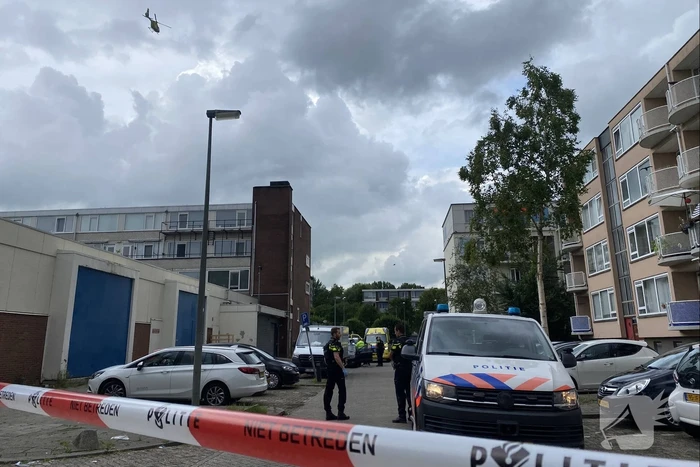 Ernstig gewonde bij schietpartij in auto