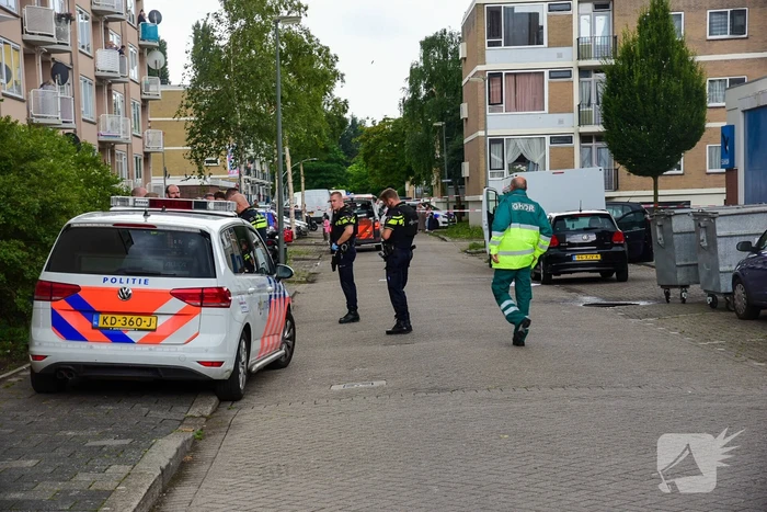 Ernstig gewonde bij schietpartij in auto