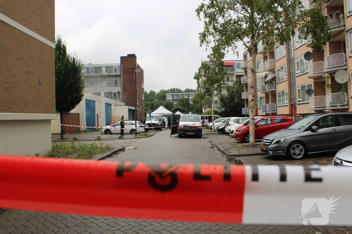 Ernstig gewonde bij schietpartij in auto