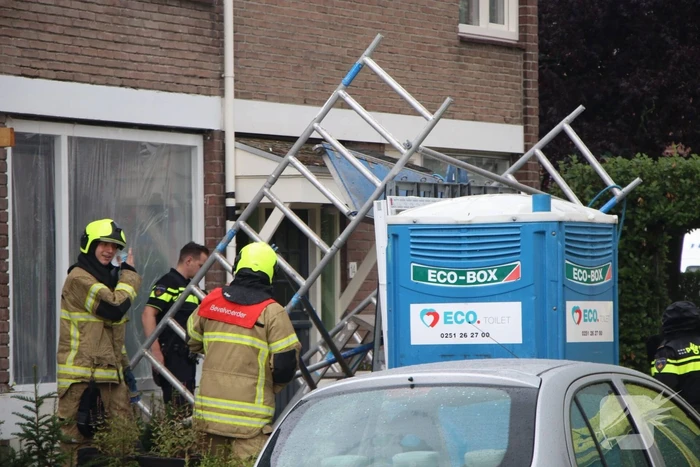 Persoon zwaargewond door omgevallen steiger
