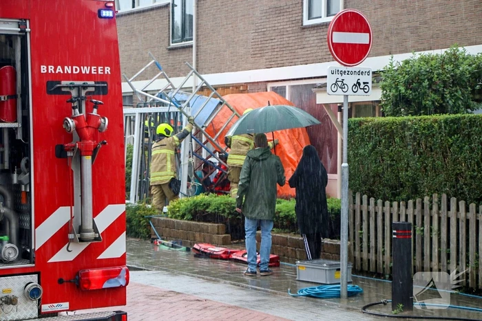 Persoon zwaargewond door omgevallen steiger