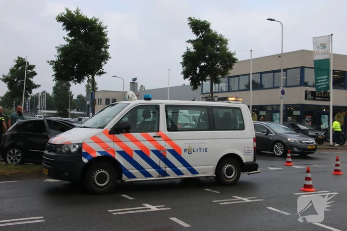Flinke schade bij botsing tussen auto's