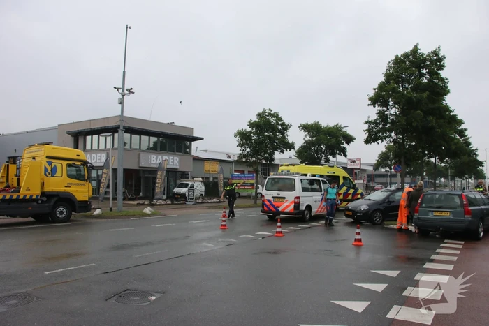 Flinke schade bij botsing tussen auto's