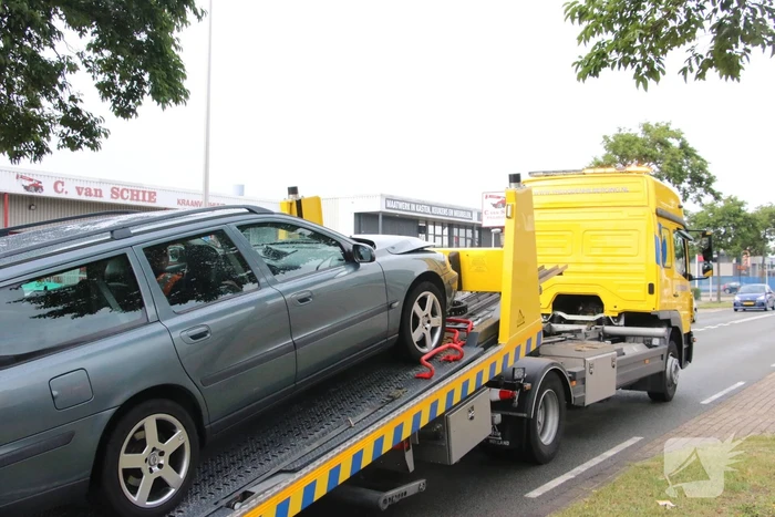Flinke schade bij botsing tussen auto's