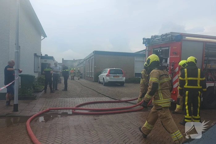 Veel rook bij brand in kantoorpand