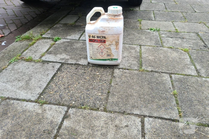 Brandweer ventileert kelder na vreemde lucht