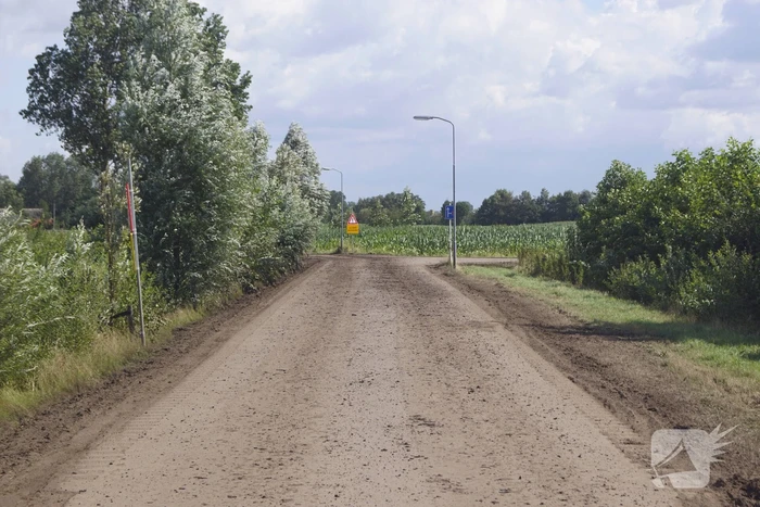 Grote hoeveelheden zand op de weg door werkzaamheden