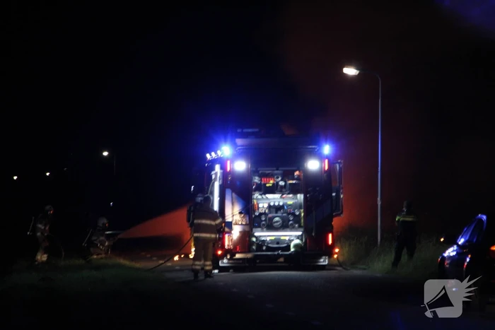 Auto verwoest door brand