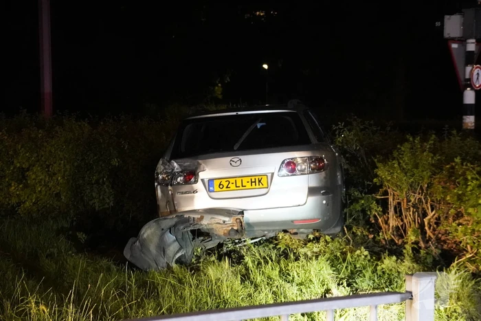Auto zwaar beschadigd bij eenzijdig ongeval