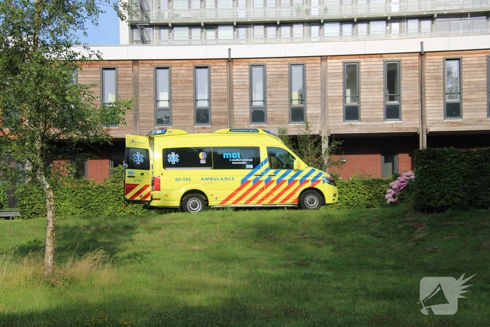 Gewonde bij mogelijk steekpartij woonzorgcomplex