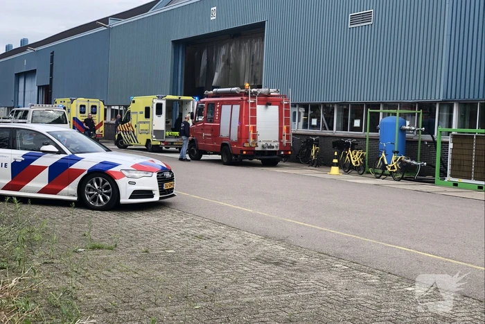 Man krijgt duizend kilo zware tafel op borst bij Fokker Aerostructures