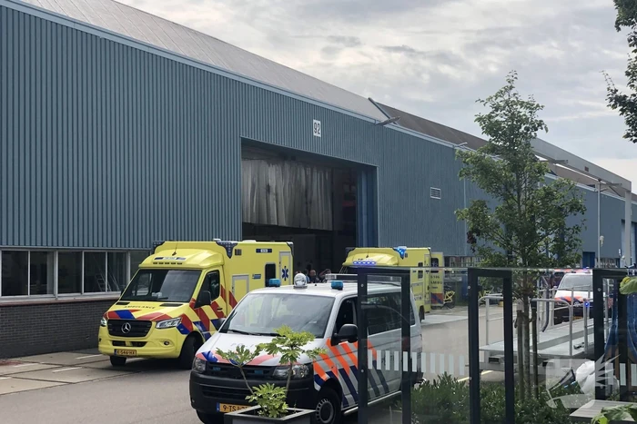 Man krijgt duizend kilo zware tafel op borst bij Fokker Aerostructures