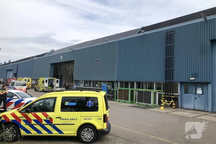 Man krijgt duizend kilo zware tafel op borst bij Fokker Aerostructures