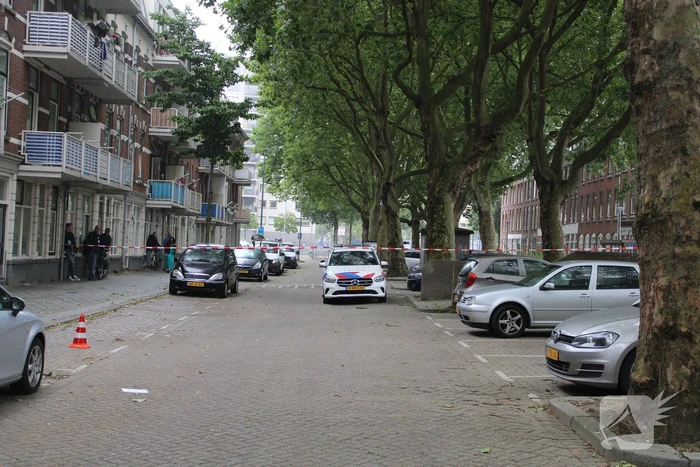 Straat in Feijenoord afgesloten na melding van schietpartij