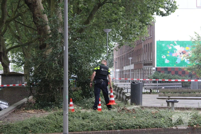 Straat in Feijenoord afgesloten na melding van schietpartij