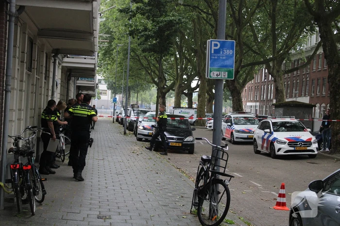 Straat in Feijenoord afgesloten na melding van schietpartij