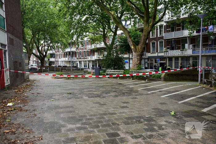 Straat in Feijenoord afgesloten na melding van schietpartij