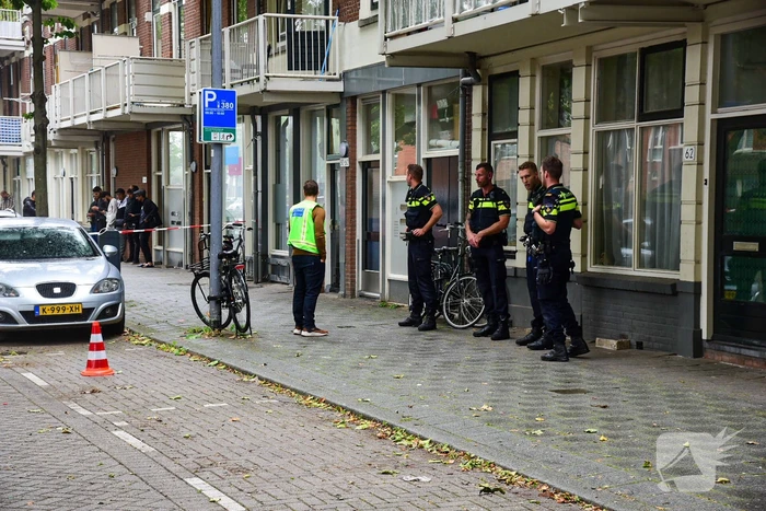 Straat in Feijenoord afgesloten na melding van schietpartij