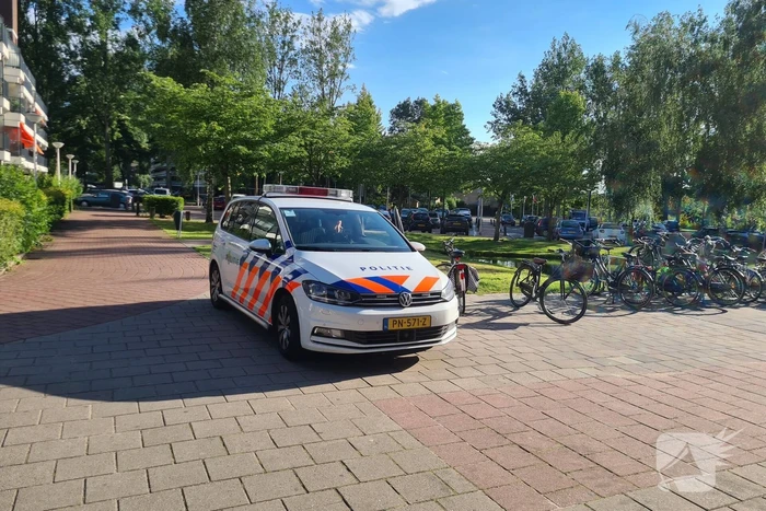 Veel politie voor bedreiging met wapen Winkelcentrum Bloemendaal