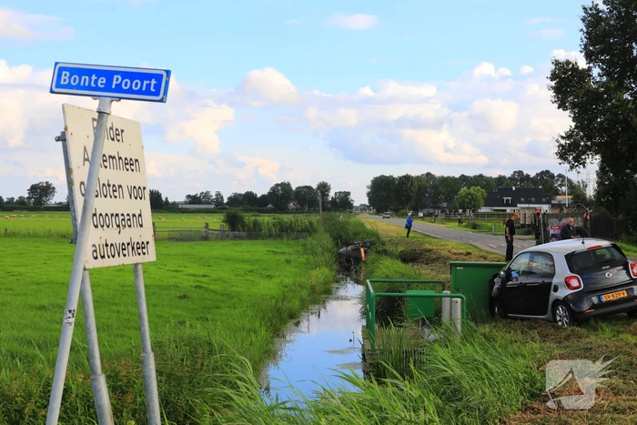 Tocht met oldtimer eindigt in sloot
