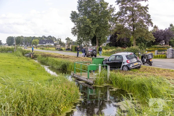Tocht met oldtimer eindigt in sloot