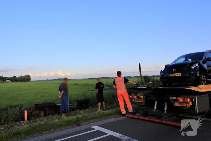 Tocht met oldtimer eindigt in sloot