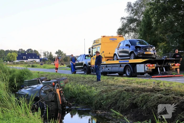 Tocht met oldtimer eindigt in sloot