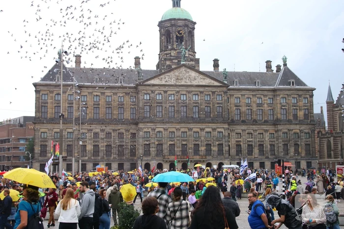 Demonstratie over coronamaatregelen verloopt gemoedelijk