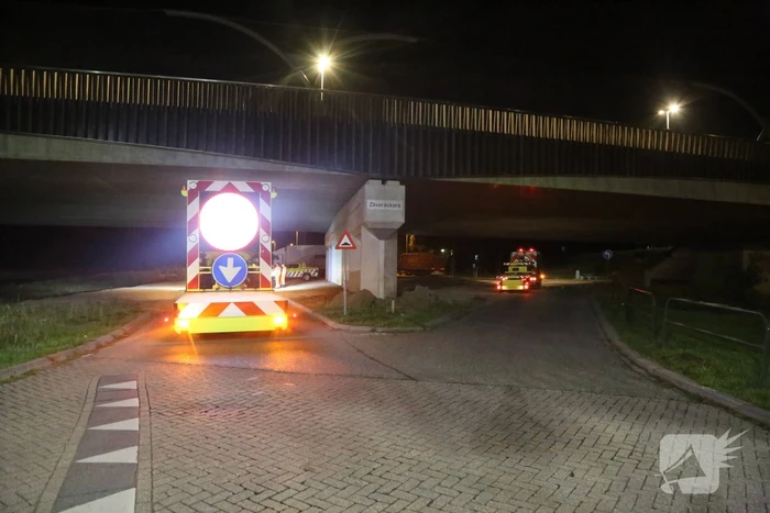 Auto belandt in de sloot