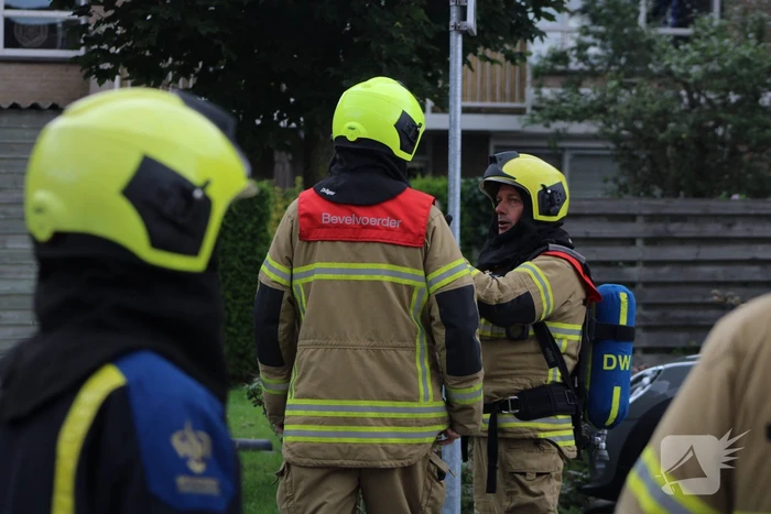Huisdier gered bij woningbrand, bewoner gewond
