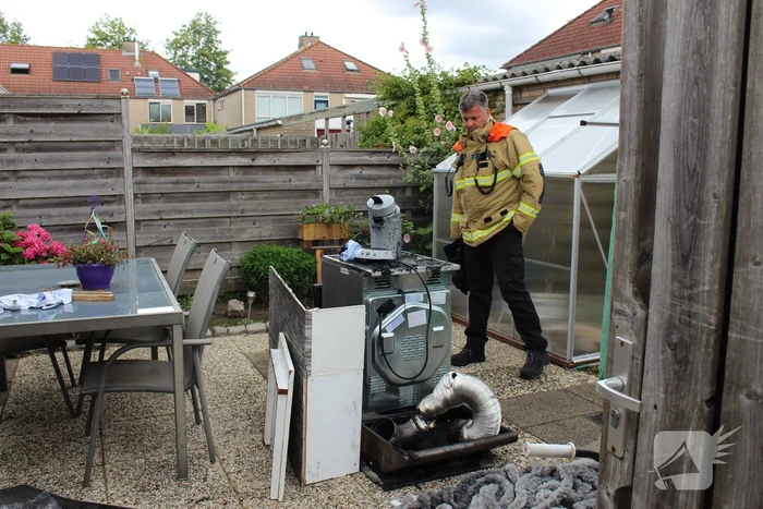 Huisdier gered bij woningbrand, bewoner gewond