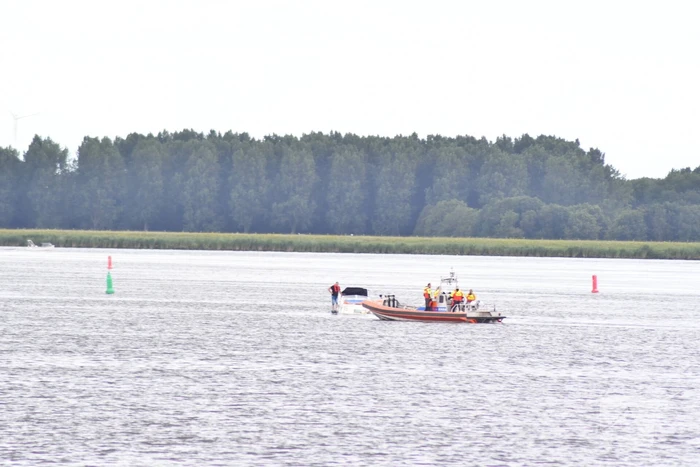 Plezierjacht zinkt in het Gooimeer