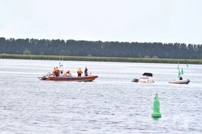 Plezierjacht zinkt in het Gooimeer