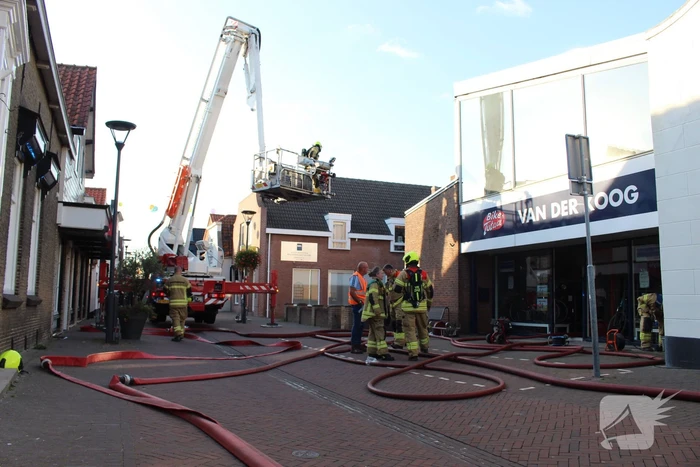 Veel giftige rook door brand in Bike Totaal