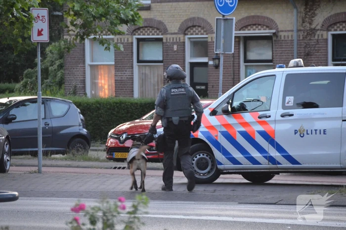 Politie lost meerdere schoten tijdens zoektocht naar man met vuurwapen