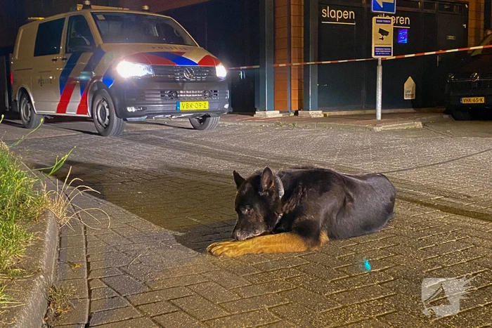 Politie lost meerdere schoten tijdens zoektocht naar man met vuurwapen
