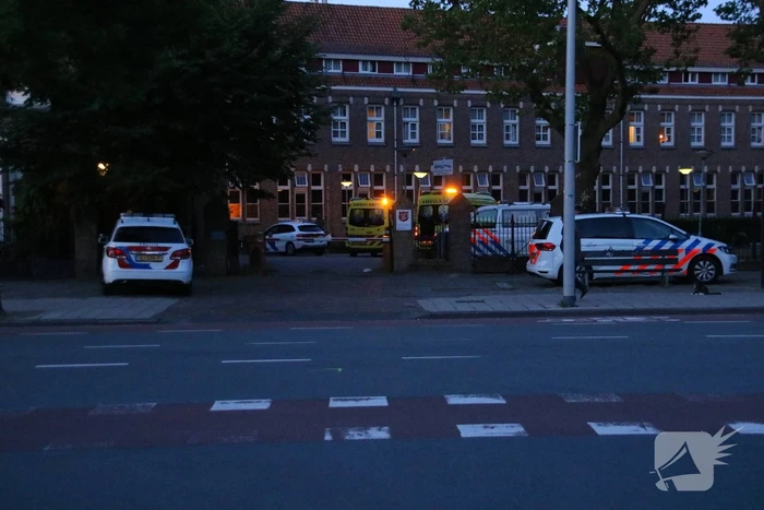 Politie zoekt naar verdachte na steekpartij