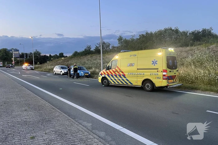 Schade aan personenauto door botsing met vrachtwagen
