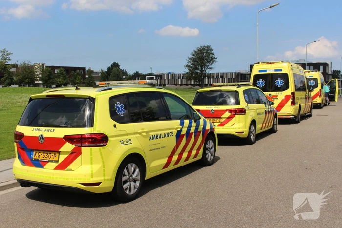 Veel hulpdiensten op de been na incident naast politiebureau