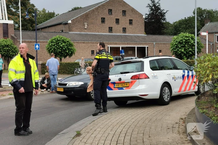 E-biker gewond bij ongeval op rotonde